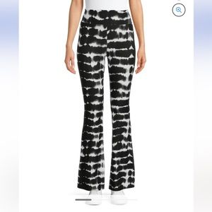 No boundaries flare pants